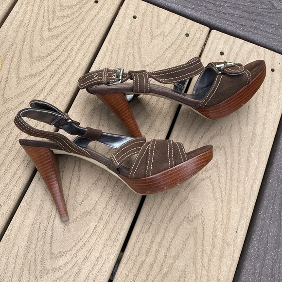 Marc Fisher brown sued heels, Sz 8 worn only a few times. - Picture 11 of 11